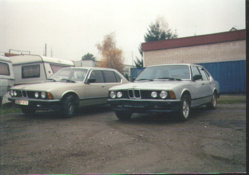 BMW E23 links 732iA und rechts 735i