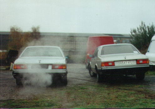 BMW E23 Heckansichten links 735i, rechts 732iA
